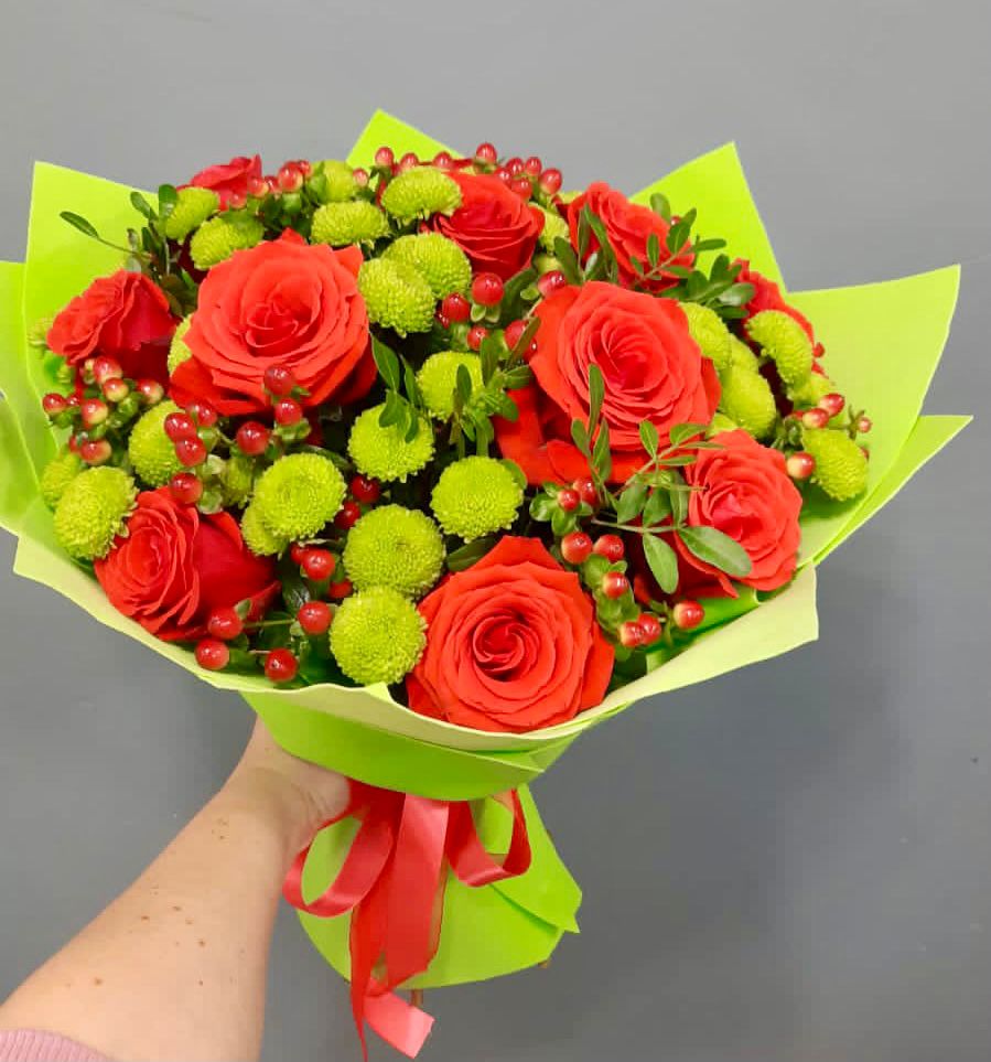 Букет цветов из: Хризантемы и Розы в Новая Заимка