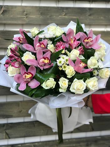 Букет цветов из: Розы и Хризантемы в Новая Заимка
