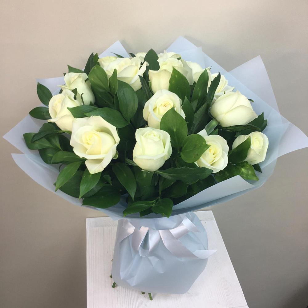 Букет 15 Белых роз Проуд в Новая Заимка
