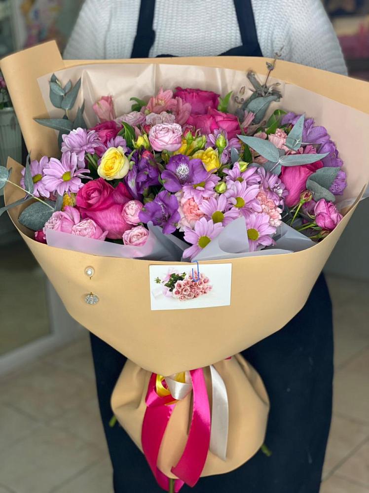 Букет цветов из: Хризантемы, Гвоздики и Альстромерии в Новая Заимка