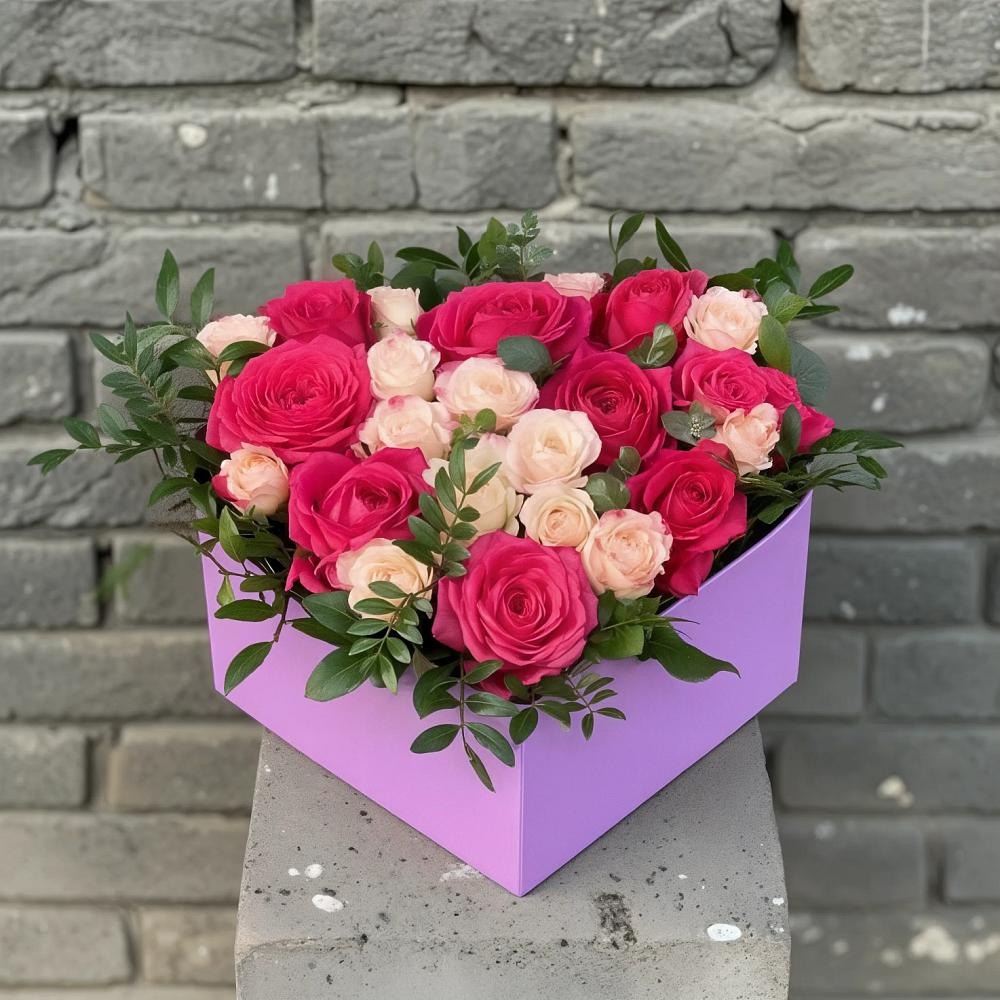 Цветочная композиция из Розы в коробке в Новая Заимка