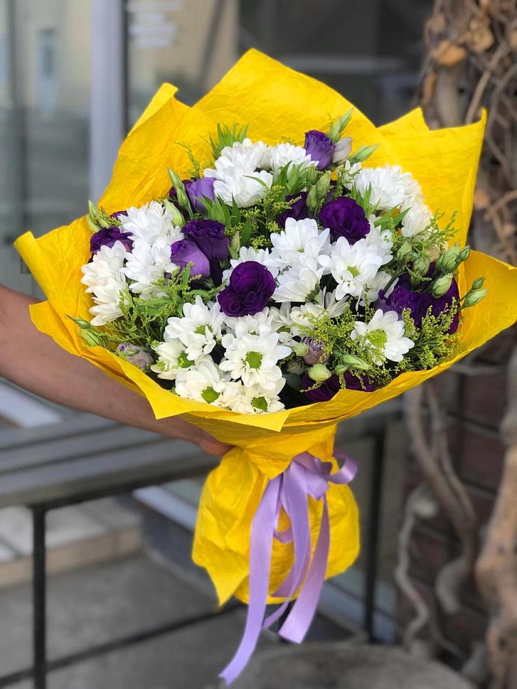 Букет цветов из: Ирисы, Хризантемы и Ромашки в Новая Заимка