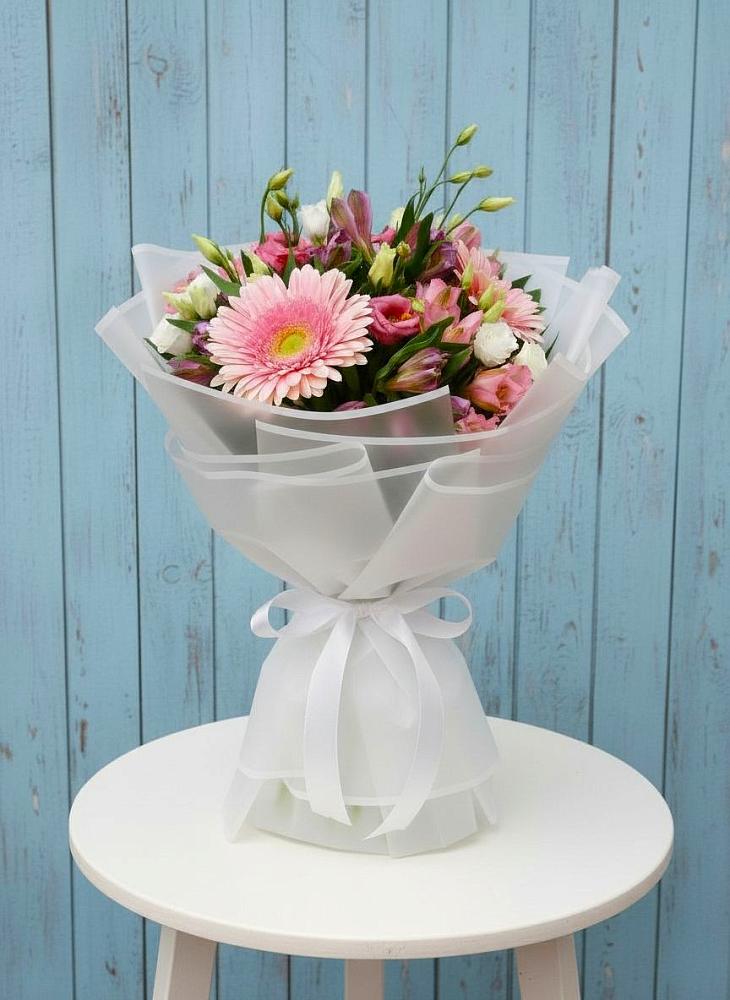 Букет цветов из: Герберы, Альстромерии и Лизиантусы в Новая Заимка