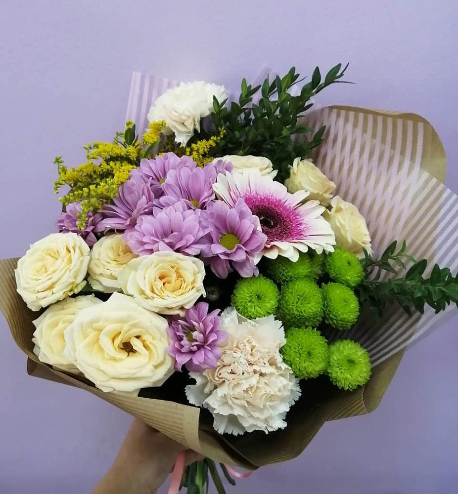 Букет цветов из: Хризантемы, Розы, Гвоздики и Герберы в Новая Заимка