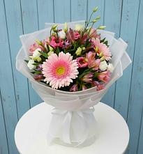 Букет цветов из:  Герберы, Альстромерии и Лизиантусы в Новая Заимка