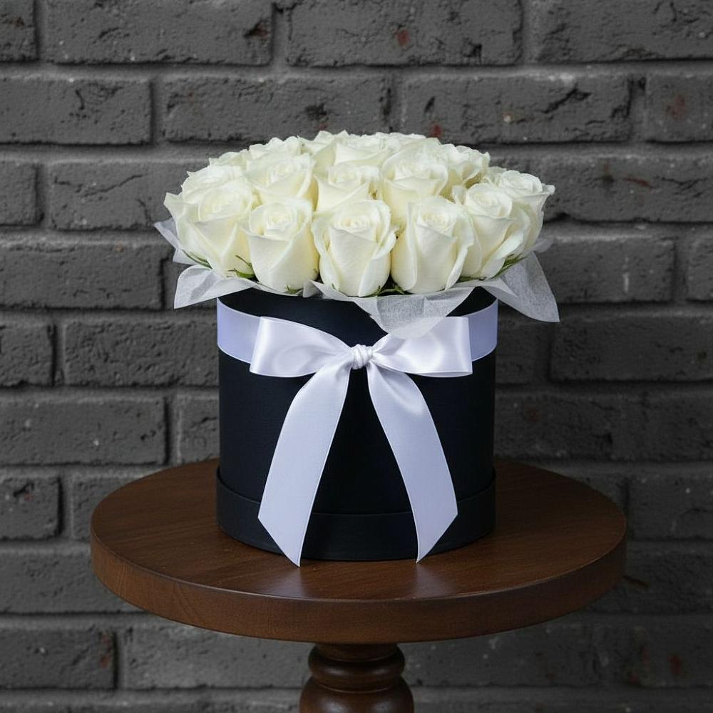 Цветочная композиция из Розы в шляпной коробке в Новая Заимка