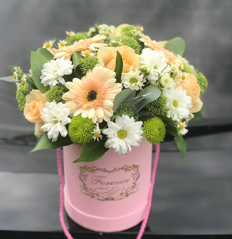 Цветочная композиция из Розы, Герберы и Хризантемы в шляпной коробке в Новая Заимка