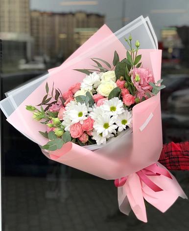 Букет цветов из: Розы, Лизиантусы и Хризантемы в Новая Заимка