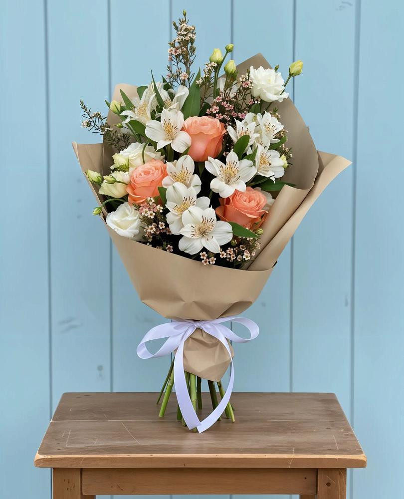 Букет цветов из: Альстромерии, Лизиантусы, Розы и Хризантемы в Новая Заимка